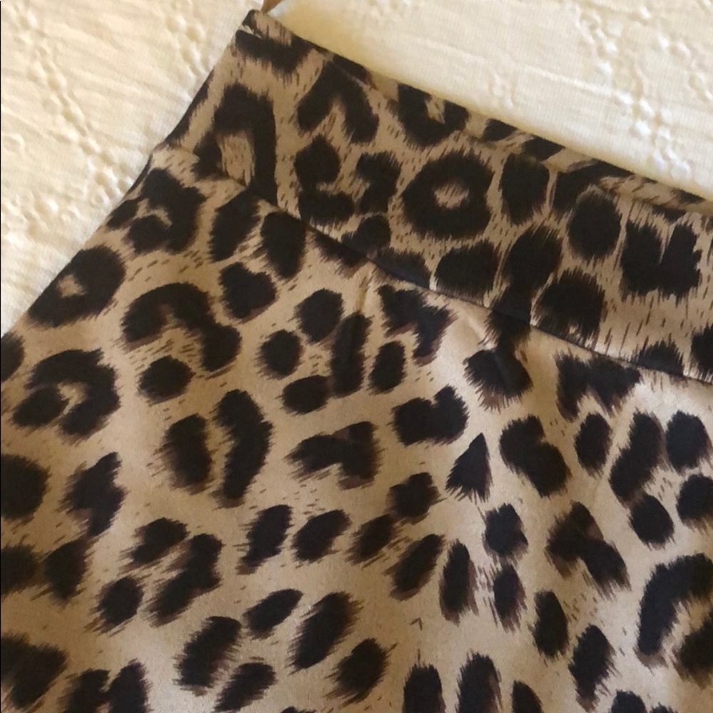 KHAKI LEOPARD PRINT SKIRT - Picture 5 of 8